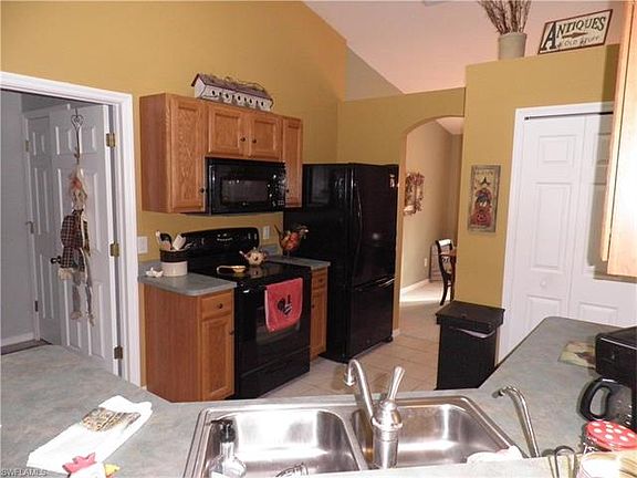 4th image of 3622 NE 18th Ave