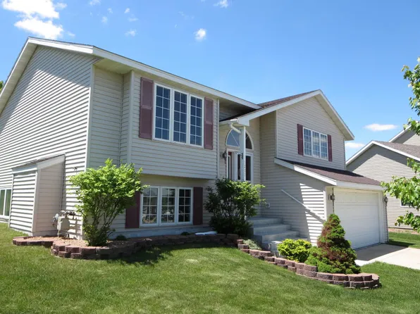 5209 Pinehurst Ln NW, Rochester, MN 55901
