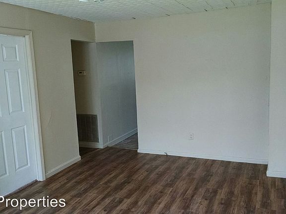 3rd image of 112 E College St