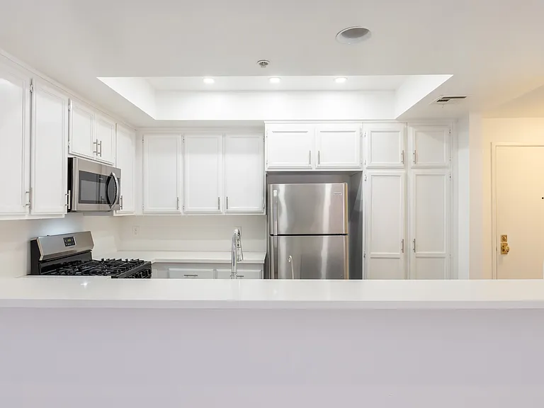 12340 Montana Ave #202 — Photo 6