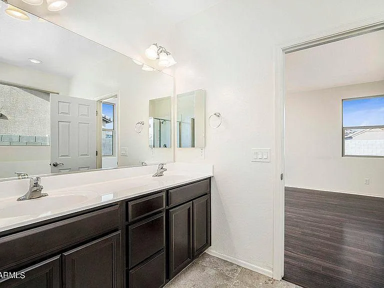 2146 W Tobias Way — Photo 17