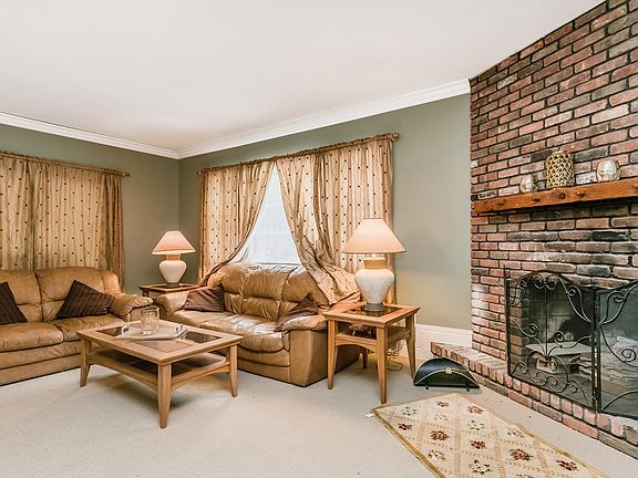 5th image of 38 Arbor Ln
