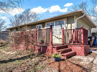 2727 Rawhide Ln, Lawrence, KS 66046