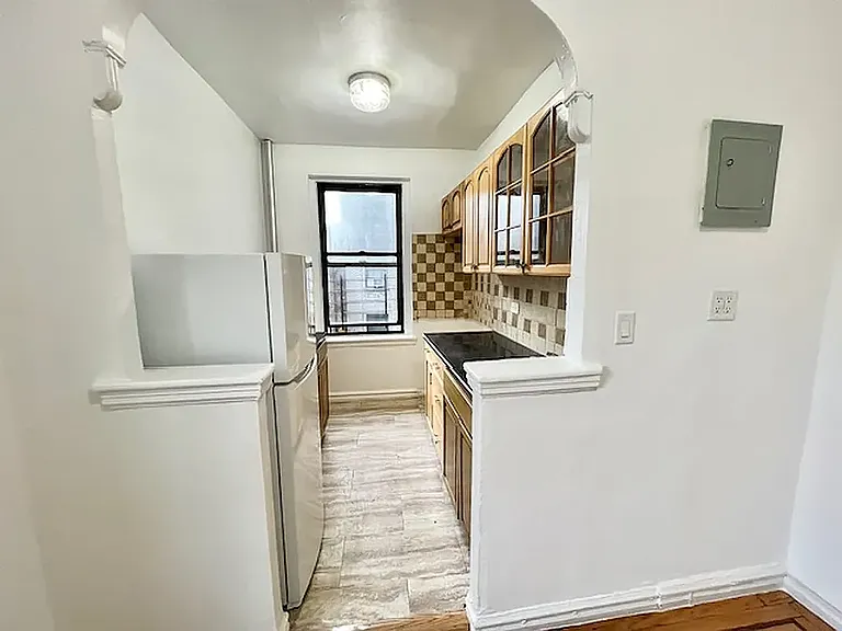 975 Sherman Ave #54S — Photo 2