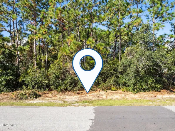221 NE 51st Street, Oak Island, NC 28465