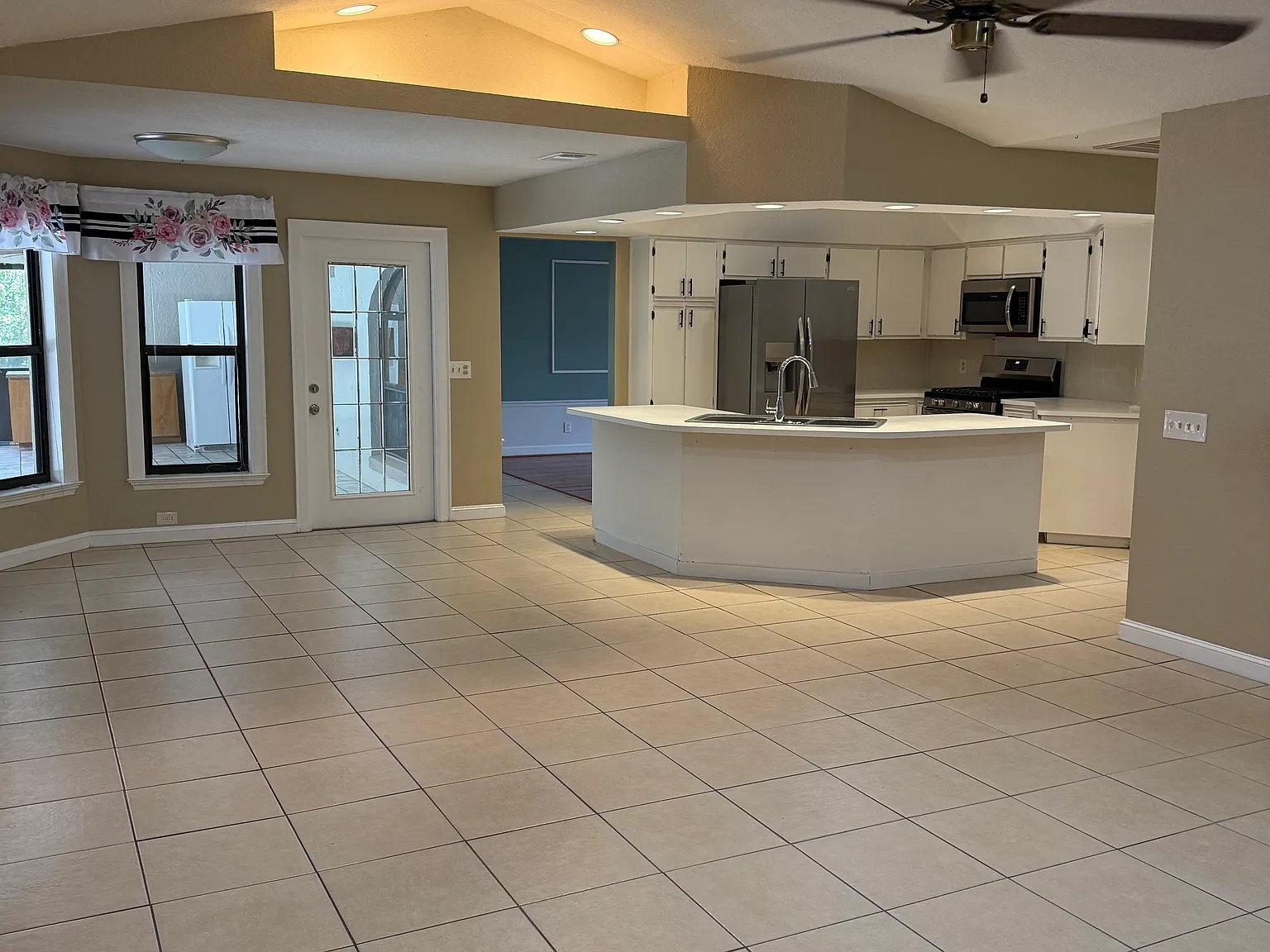 252 Santa Rosa Dr — Photo 4