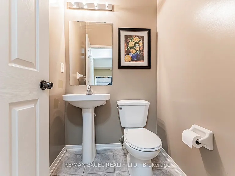 98 Georgian Dr — Photo 13