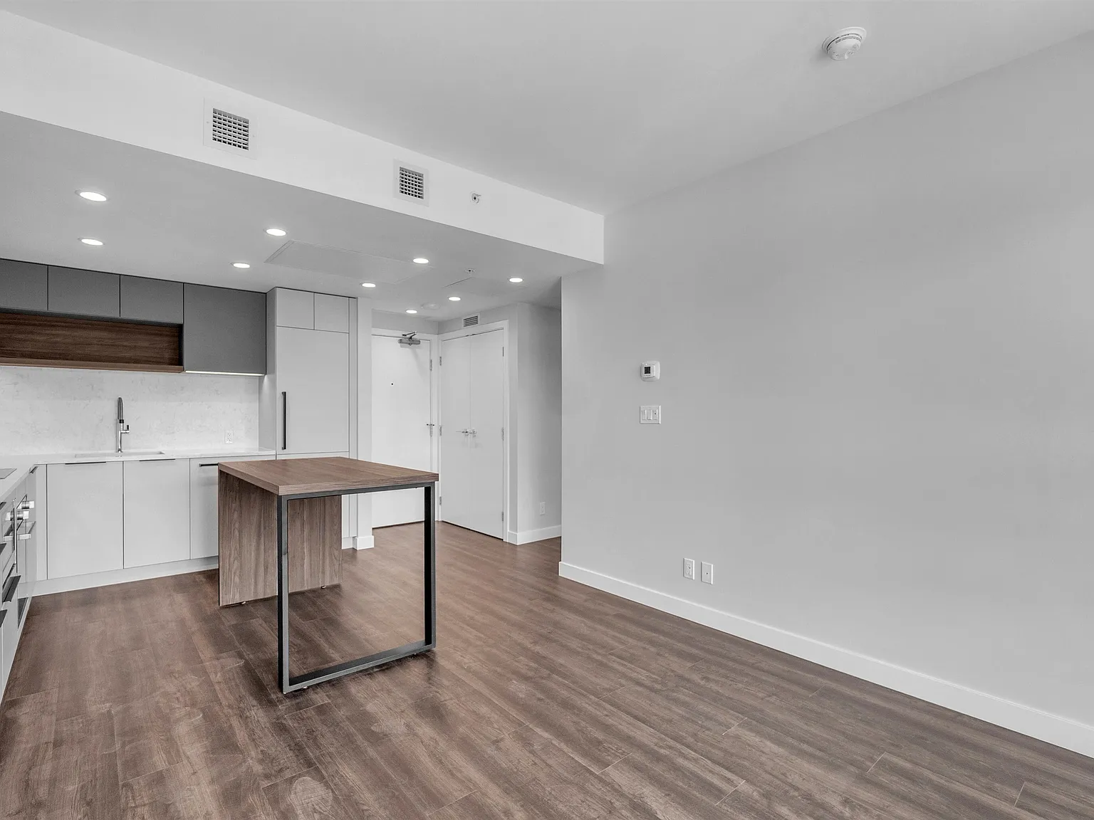 1 bed, 475 sqft, $2,050 — Photo 4