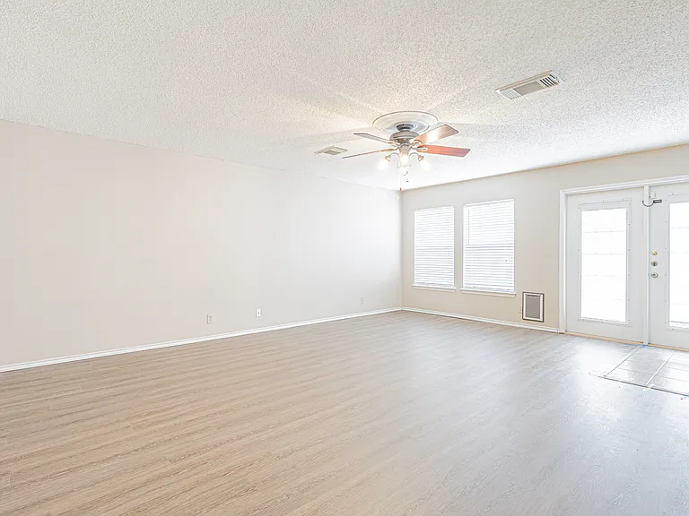 420 Ashley Park — Photo 13