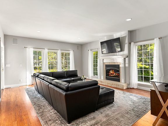 3rd image of 86 McGregor Dr