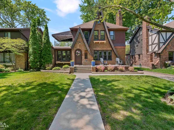 1231 Grayton St, Grosse Pointe Park, MI 48230