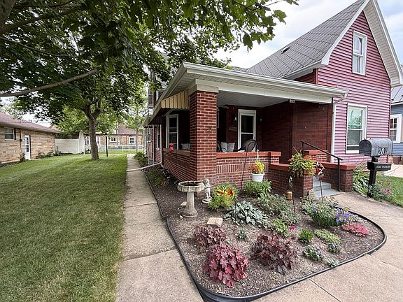 2nd image of 207 W South St