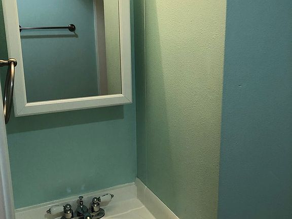 5th image of 3001 Preble St APT 1