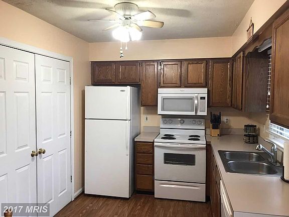 4th image of 7040 Justin Ct W
