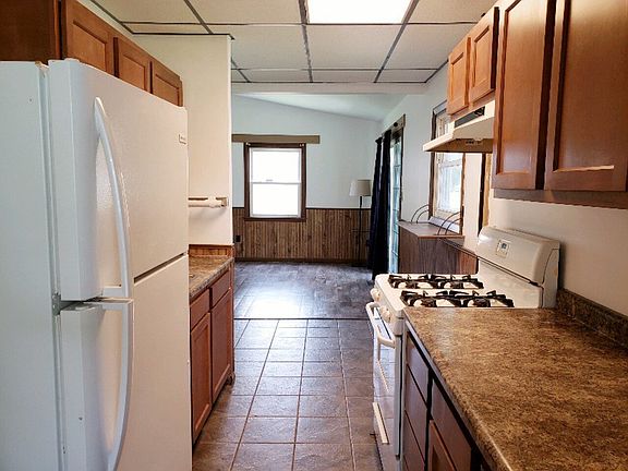 4th image of 1222 Garden Ln