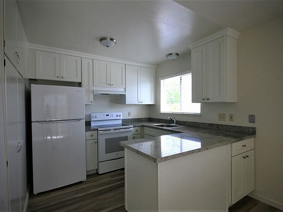 2nd image of 1665 Maurice Ln #1