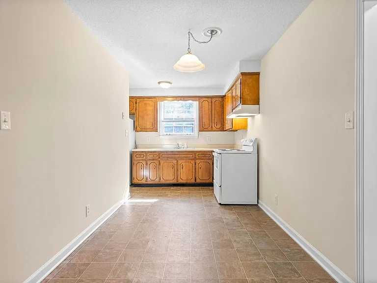 72 Current St — Photo 8