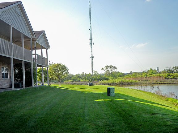 3rd image of 6965 Geneva Dr