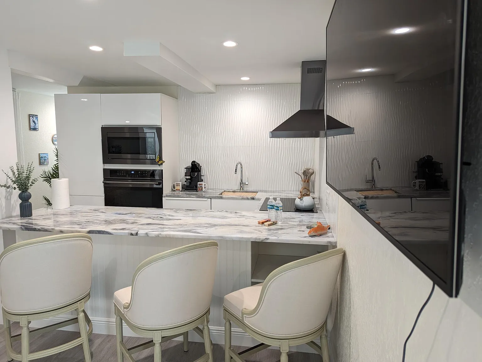 Studio, 600 sqft, $1,950 — Photo 2