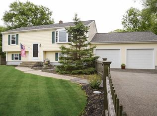 433 Vinnicum Rd, Swansea, MA 02777