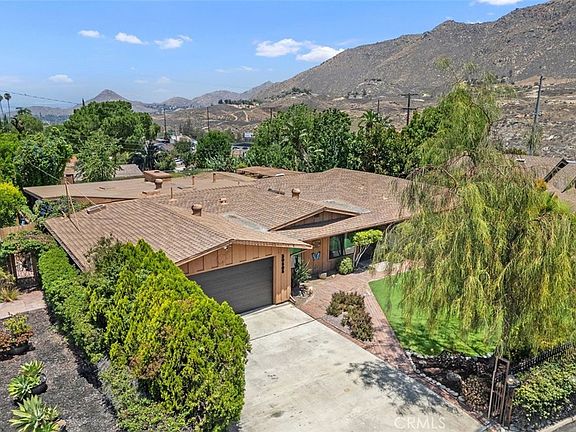 2nd image of 20505 Claremont Ave