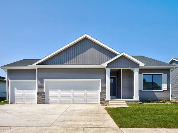 8136 Buckley St, Johnston, IA 50131