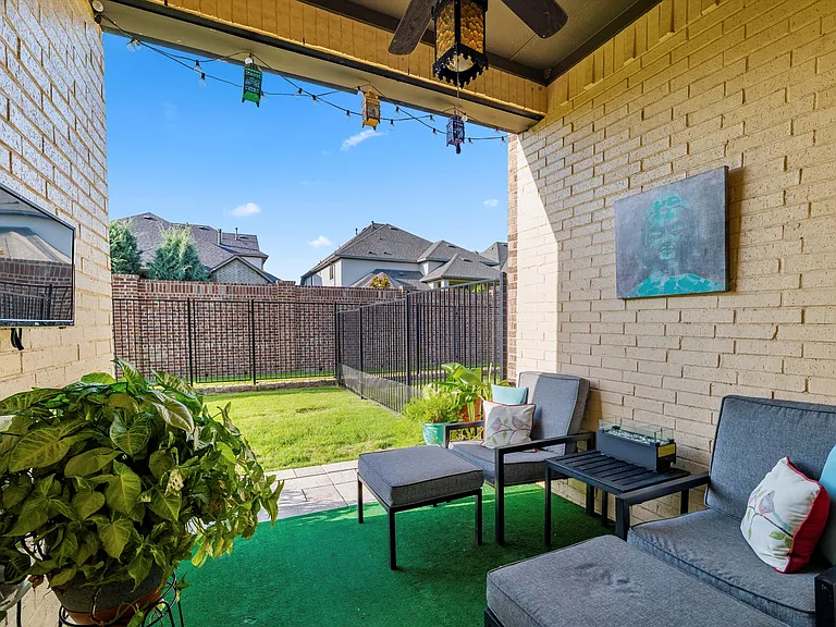 1078 Maverick Dr — Photo 32