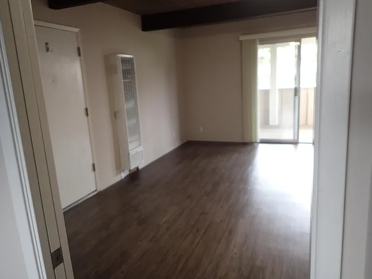314 W Canon Perdido St #12 — Photo 3
