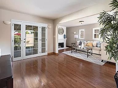 4th image of 2657 Barcells Ave