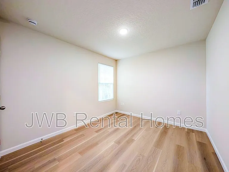 3627 McMillan Ave — Photo 9