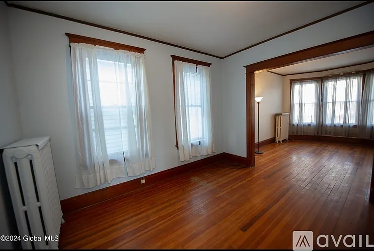 2 bed, $1,400 — Photo 2