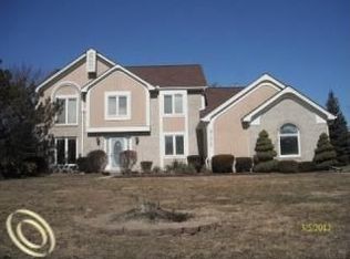 36848 Ashover Dr, Farmington Hills, MI 48335