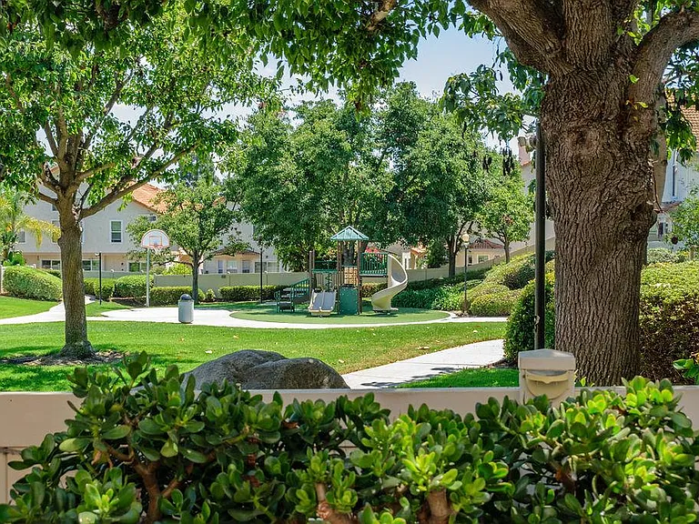 1768 Promenade Cir — Photo 41