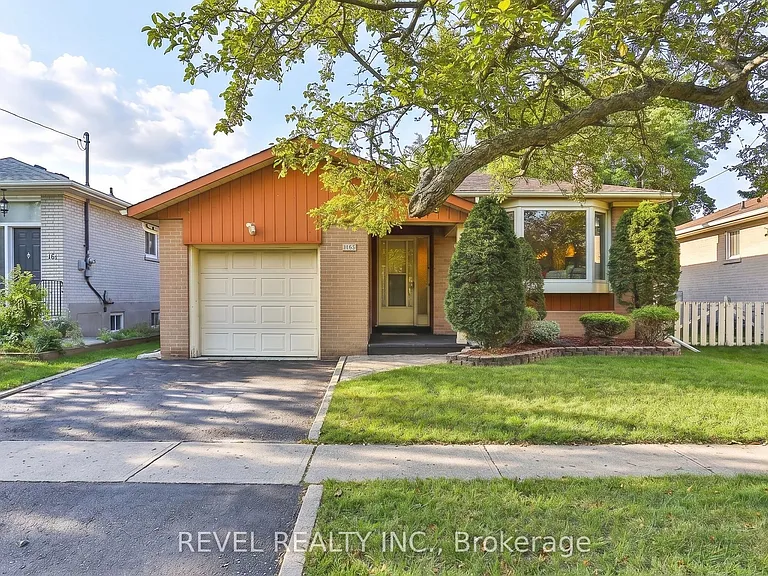 16 Ravenview Dr — Photo 1