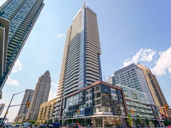 4065 Confederation Pkwy, Mississauga, ON