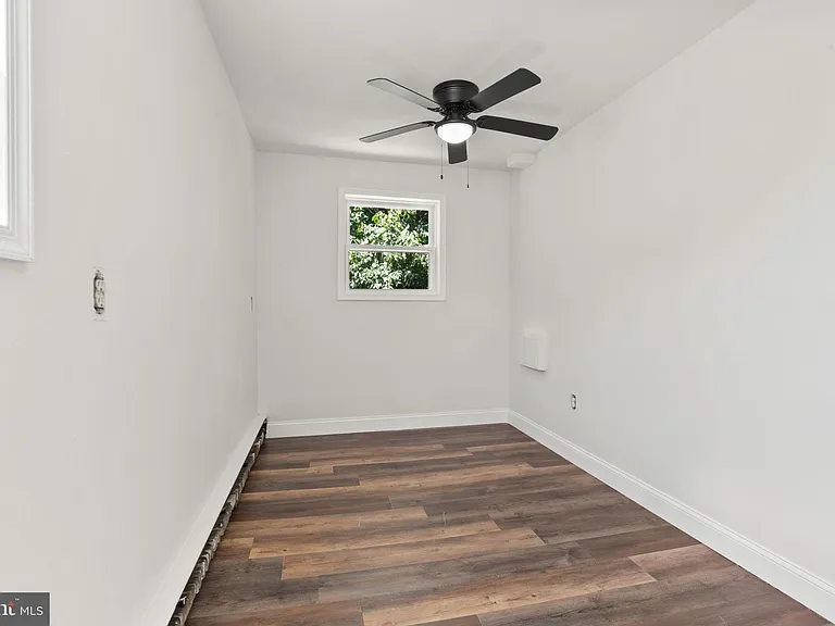610 57th St NE #102 — Photo 15