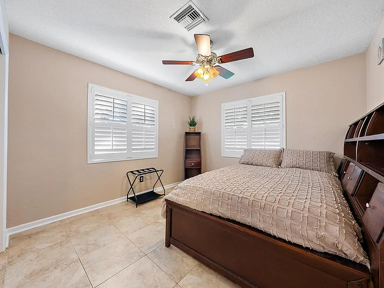 7424 Venetian Way — Photo 24
