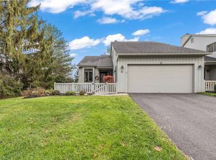 31 Hill Creek Rd, Rochester, NY 14625