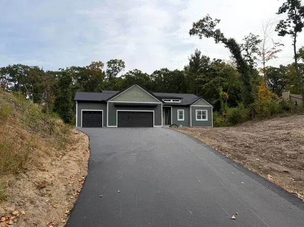 6226 English Ave NE, Comstock Park, MI 49321