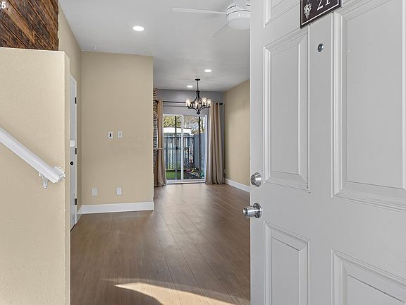 4th image of 5264 NE 121st Ave APT D-21
