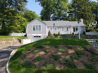 645 Shore Acres Dr, Mamaroneck, NY 10543