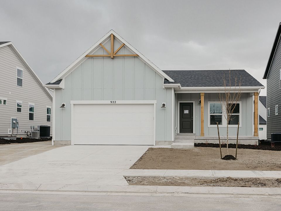 1st image of 922 W Antelope Dr #309