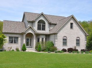 105 Altermoor Dr, Natrona Heights, PA 15065