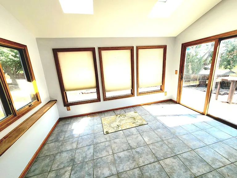 10995 Allison Ct — Photo 6