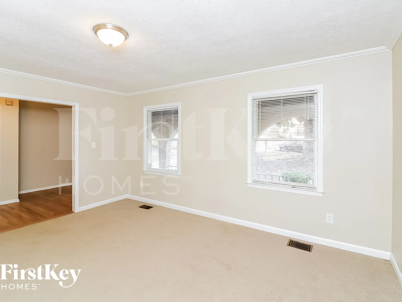 3 bed, 2.0 bath, 1406 sqft, $2,290 — Photo 2