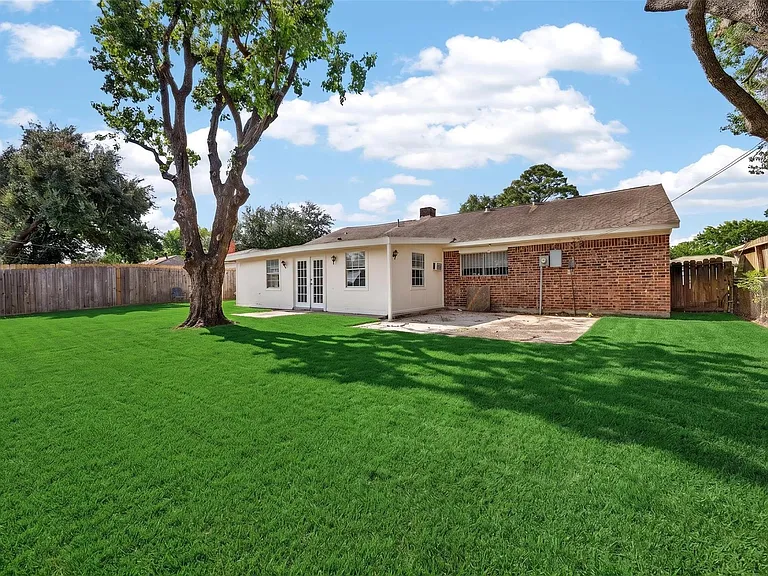 11239 Carvel Ln — Photo 40