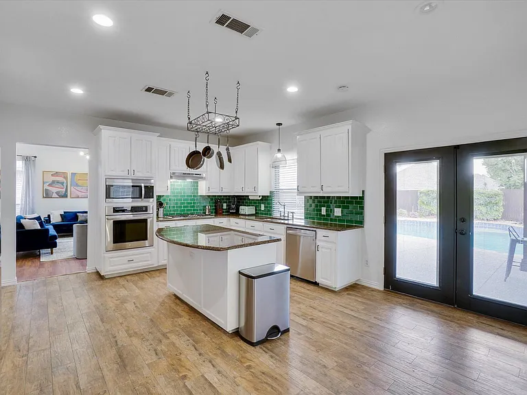 5832 Clear Creek Dr — Photo 7