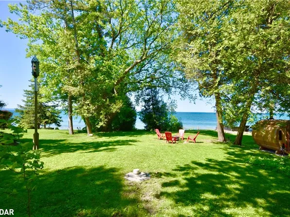 60 Balsam St, Tiny, ON L0L 1P1