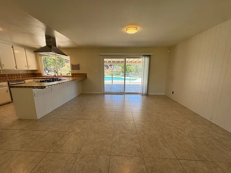 2 Marimar St — Photo 14