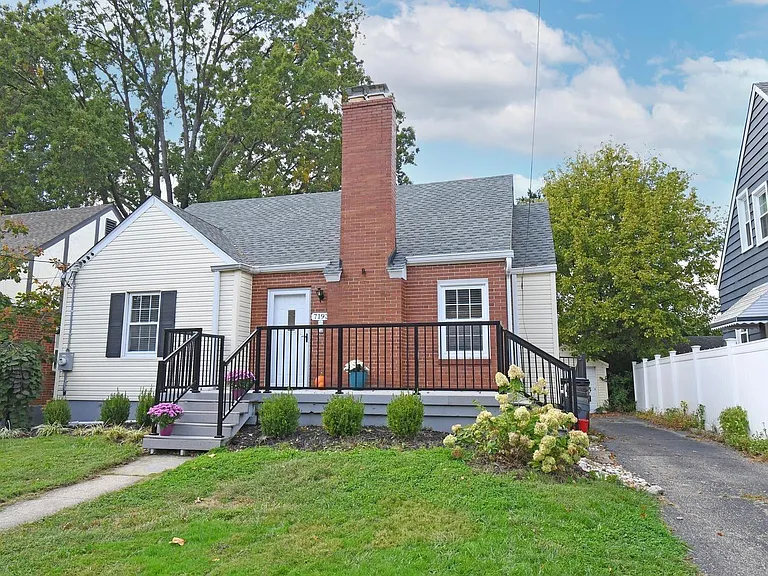 7193 Maryland Ave — Photo 6